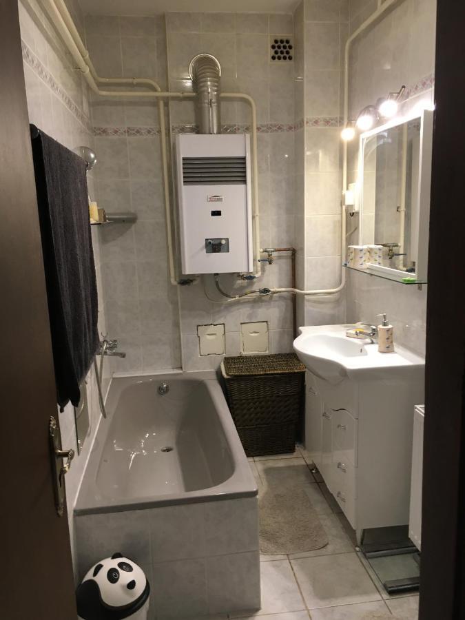 Orosz Apartmanhaz Gyula Buitenkant foto