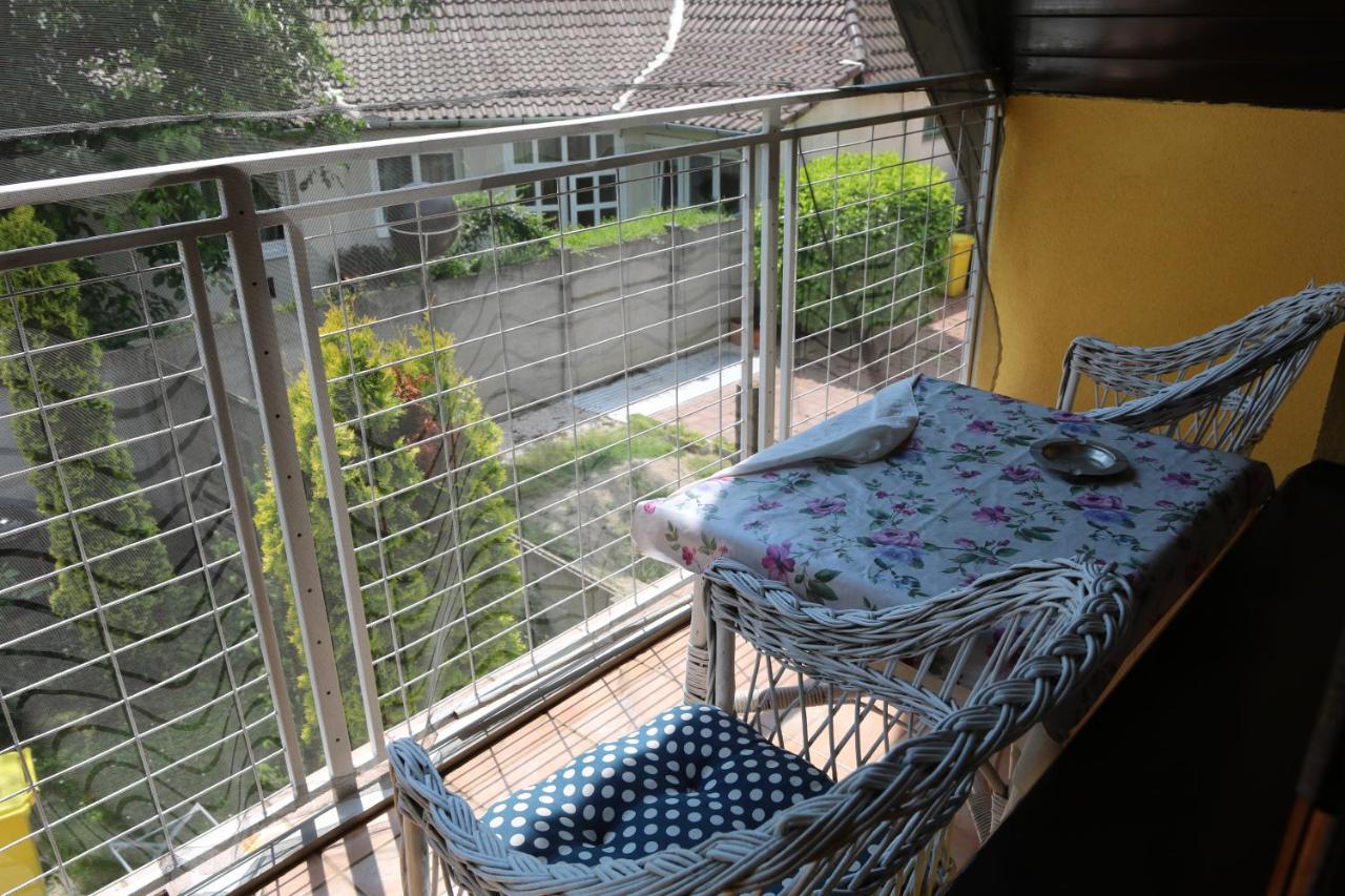 Orosz Apartmanhaz Gyula Buitenkant foto